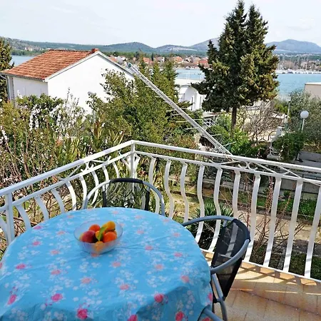 Zdenka Apartment *